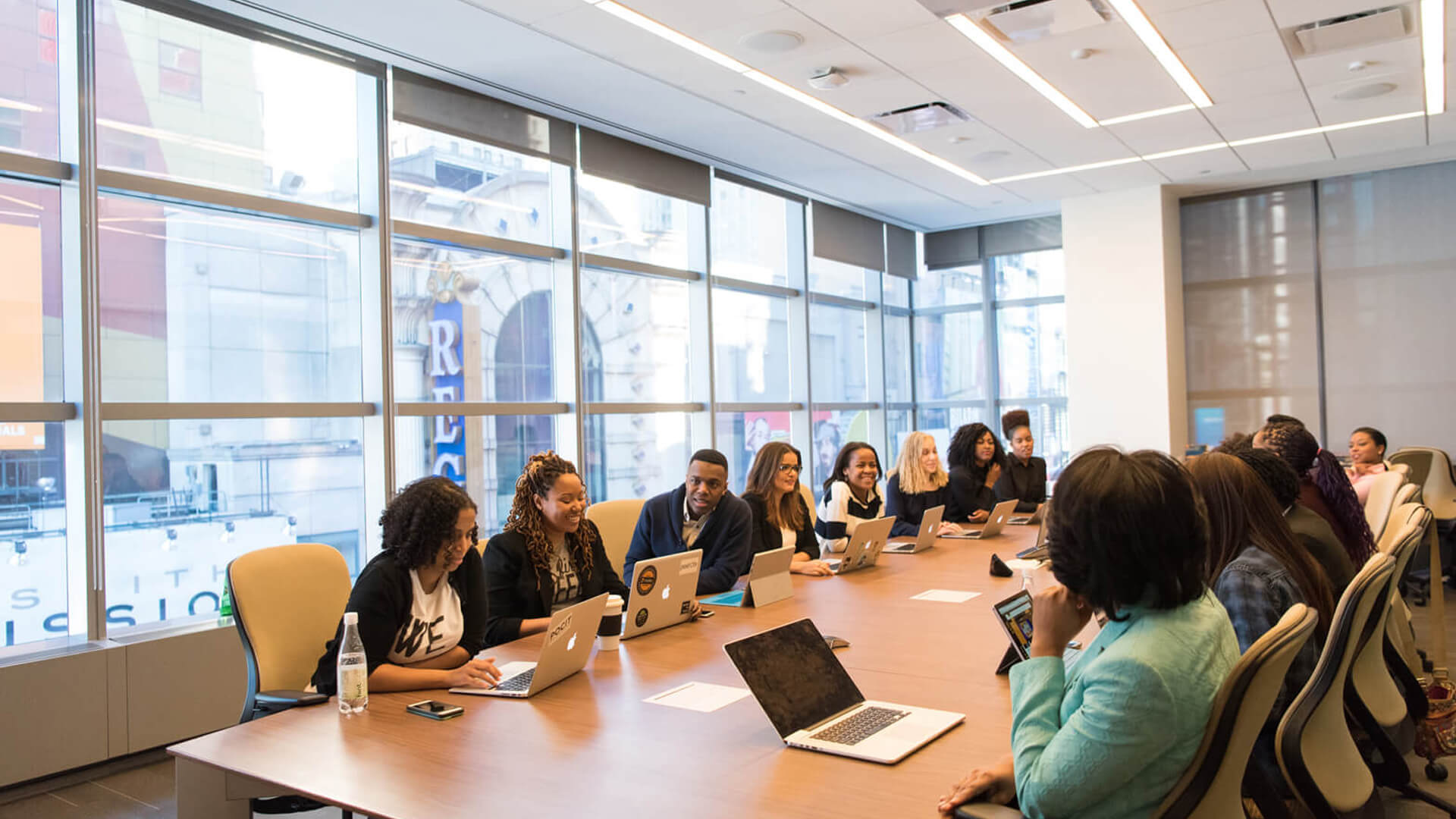 6 ways tech is revolutionizing the workplace experience